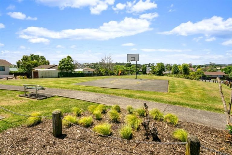 Photo of property in 2/11 Dalmatia Place, Henderson, Auckland, 0612