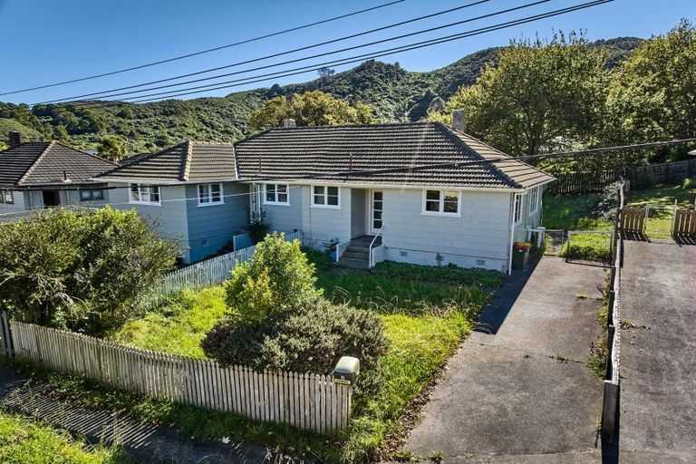 Photo of property in 4 Reuben Grove, Naenae, Lower Hutt, 5011
