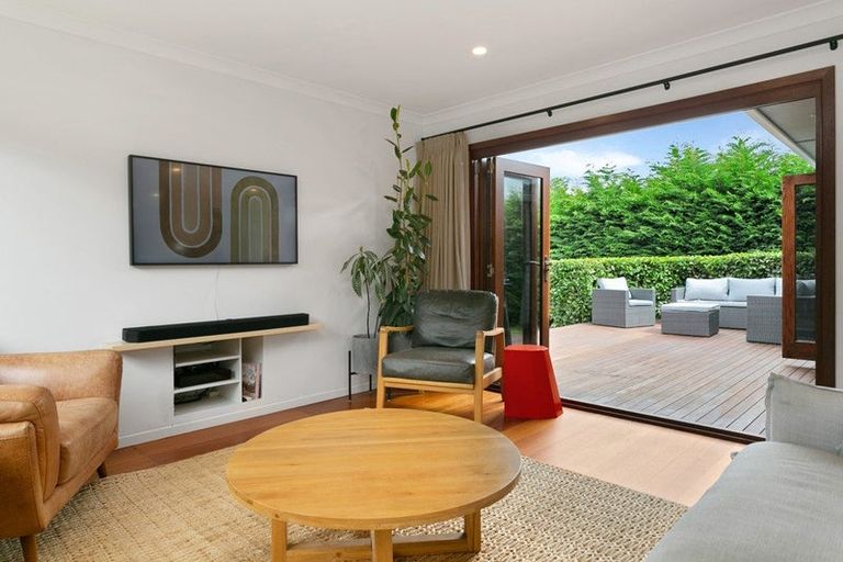 Photo of property in 50 Te Hatepe Avenue, Taupo, 3330