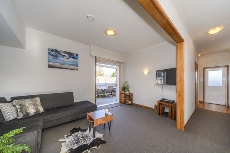 Photo of property in 6 Innes Place, Roslyn, Palmerston North, 4414