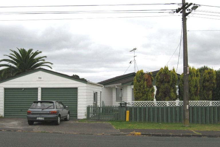 Photo of property in 90 Stanley Road, Glenfield, Auckland, 0629