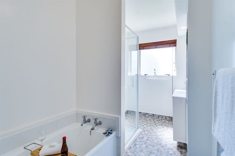 Photo of property in 3 Cambridge Terrace, Taradale, Napier, 4112