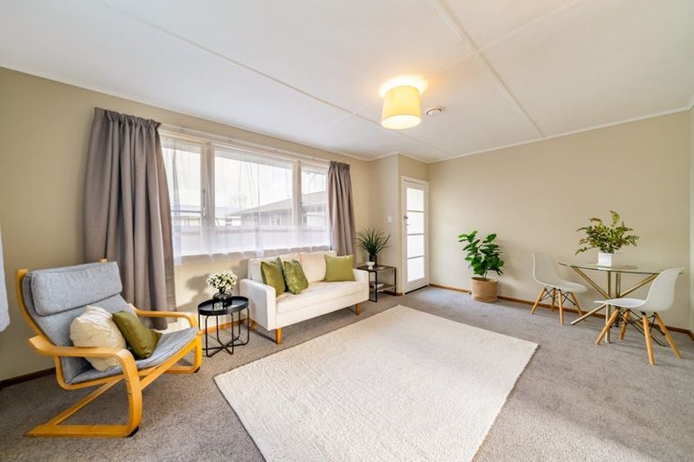 Photo of property in 2/8 Oregon Drive, Maoribank, Upper Hutt, 5018