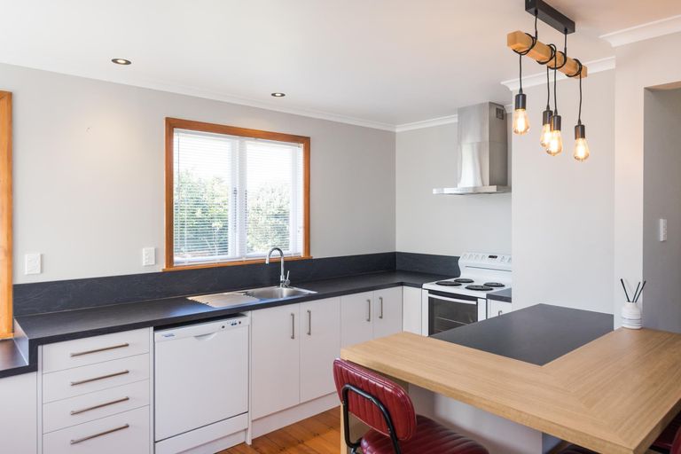 Photo of property in 20 Milton Street, Roslyn, Palmerston North, 4414