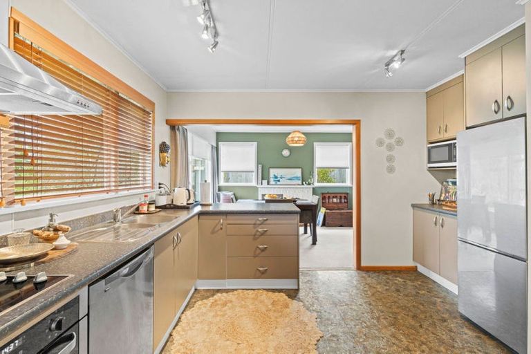 Photo of property in 63 Parkes Avenue, Saint Johns Hill, Whanganui, 4501