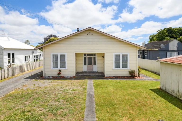 Photo of property in 11 Rira Street, Marton, 4710