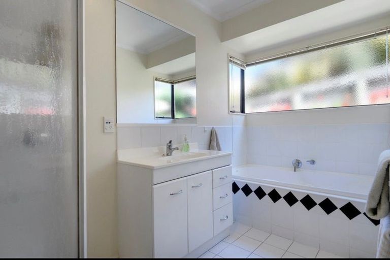 Photo of property in 32 Highgrove Place, Bethlehem, Tauranga, 3110