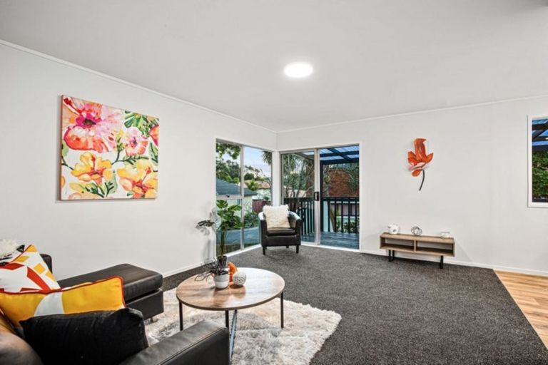 Photo of property in 263 Henderson Valley Road, Henderson, Auckland, 0612