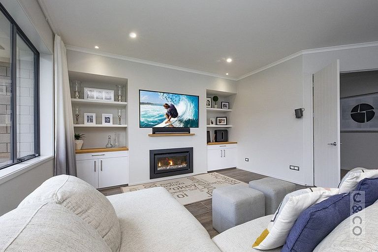 Photo of property in 42 Pohutukawa Parade, Riverhead, 0820