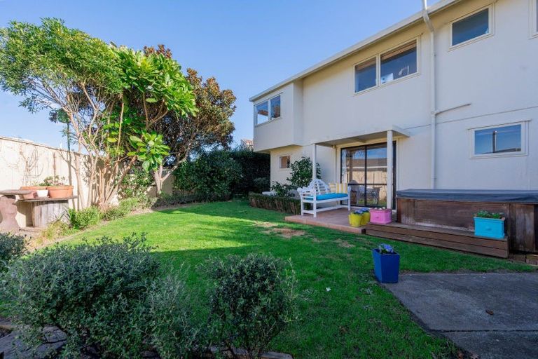 Photo of property in 3 Moana Place, Taradale, Napier, 4112