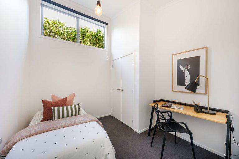 Photo of property in 16a Springdale Grove, Fitzherbert, Palmerston North, 4410