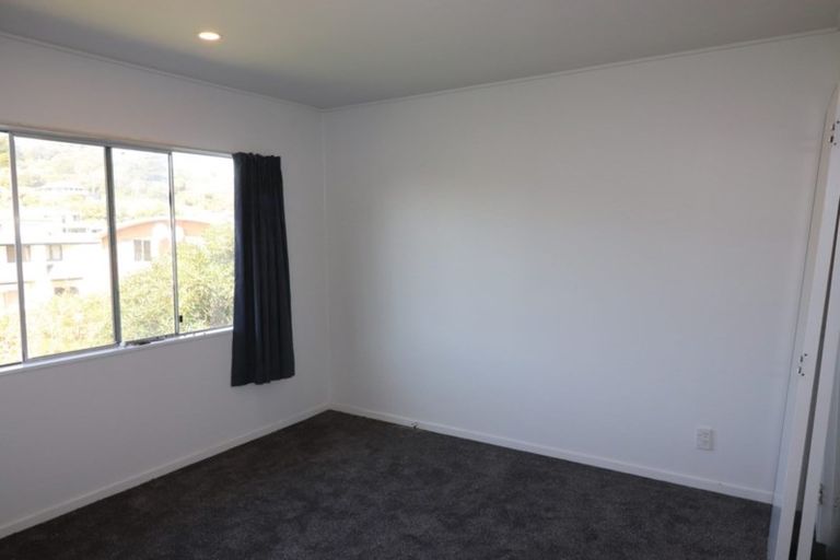 Photo of property in 2/159a Newlands Road, Newlands, Wellington, 6037