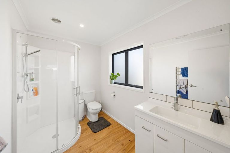 Photo of property in 17 Te Kaeaea Crescent, Wallaceville, Upper Hutt, 5018