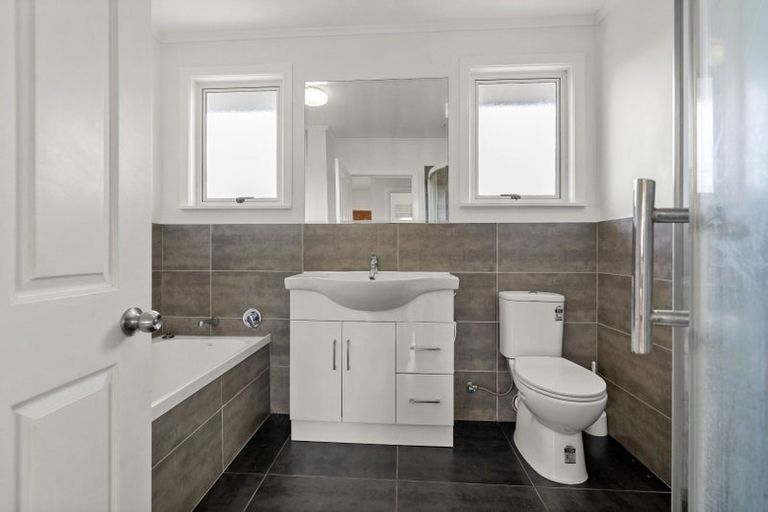 Photo of property in 36 Sylvia Road, Hillcrest, Auckland, 0627