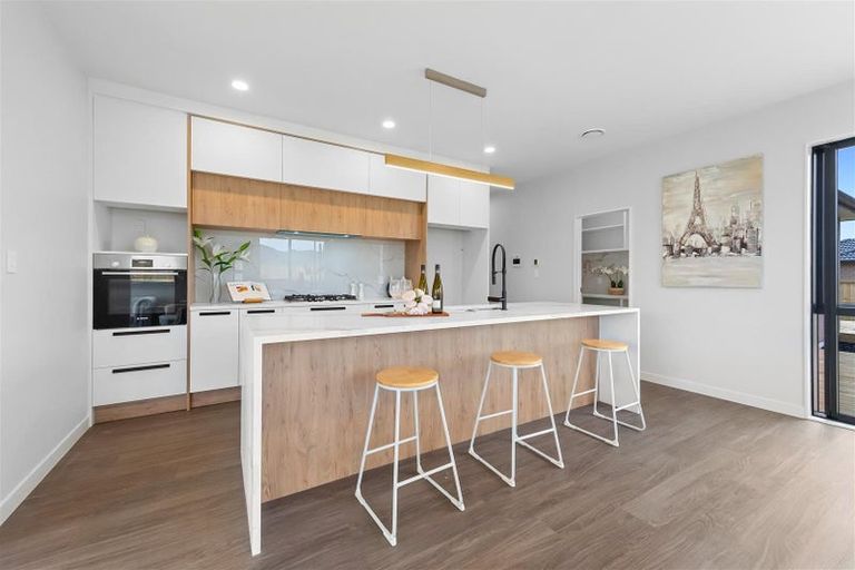 Photo of property in 6 Hoete Way, Tuakau, 2121