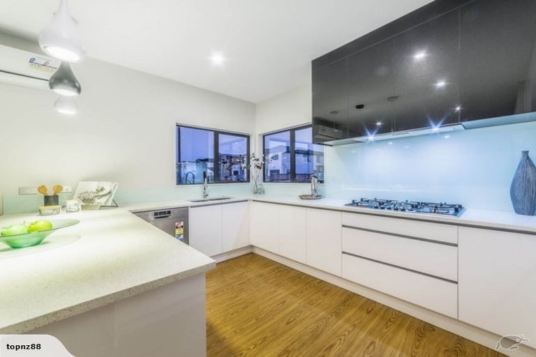 Photo of property in 10 Myland Drive, Hobsonville, Auckland, 0616