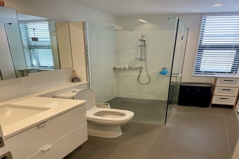 Photo of property in 14 Isitt Road, Hobsonville, Auckland, 0616