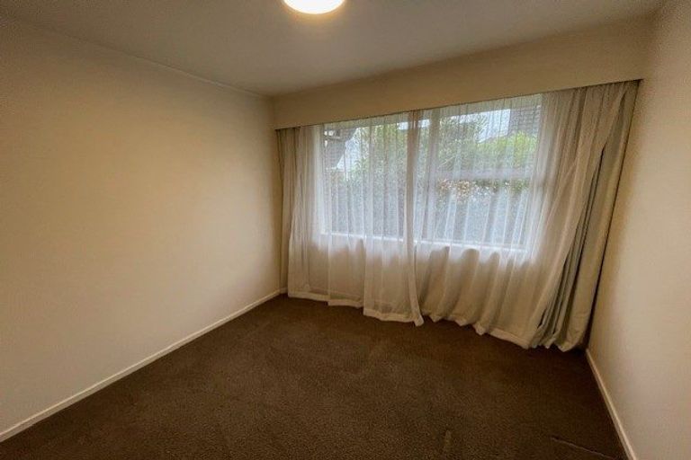 Photo of property in 2/15a Saltburn Road, Milford, Auckland, 0620