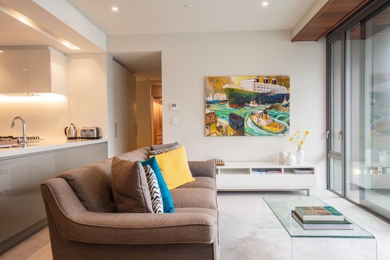 Photo of property in Clyde Quay Wharf, 2a/6 Clyde Quay Wharf, Te Aro, Wellington, 6011