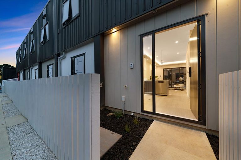 Photo of property in 10/52 Newington Road, Henderson, Auckland, 0612
