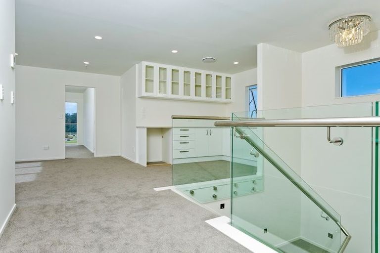 Photo of property in 94 Pohutukawa Parade, Riverhead, 0820