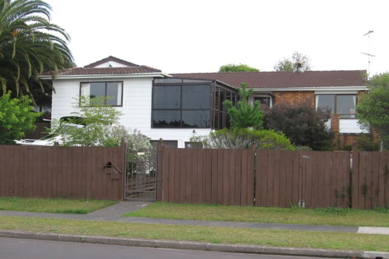 Photo of property in 26 Granville Drive, Massey, Auckland, 0614