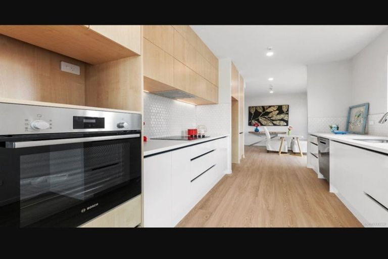 Photo of property in 3/1 Kaponga Crescent, New Lynn, Auckland, 0600