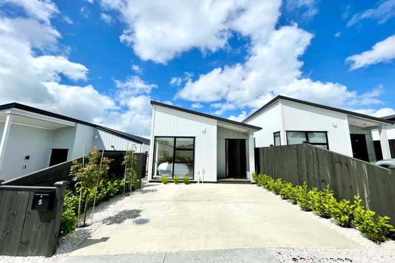 Photo of property in 5 Morus Road, Massey, Auckland, 0614