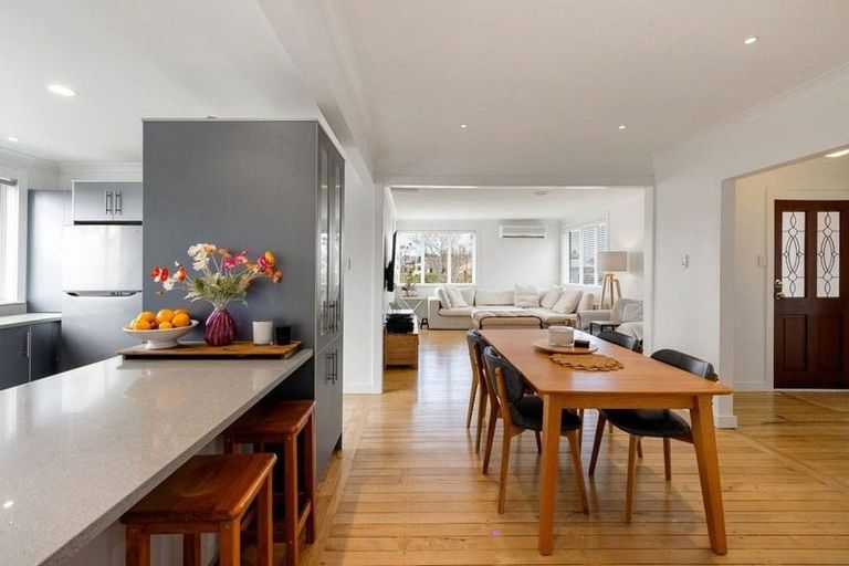 Photo of property in 16 Robinson Street, Cambridge, 3434