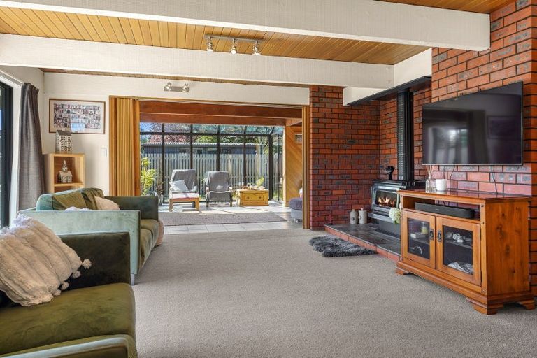 Photo of property in 12 Harrod Place, Rangiora, 7400