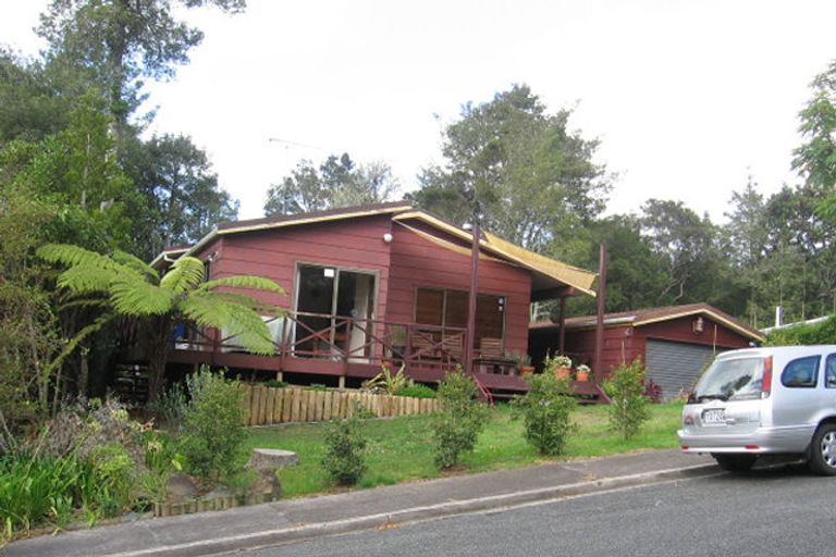 Photo of property in 15 Caram Place, Birkenhead, Auckland, 0626