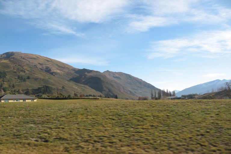 Photo of property in 7 Hollyhock Lane, Wanaka, 9305