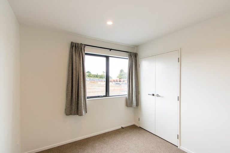 Photo of property in 7/4 Limestone Drive, Hobsonville, Auckland, 0616