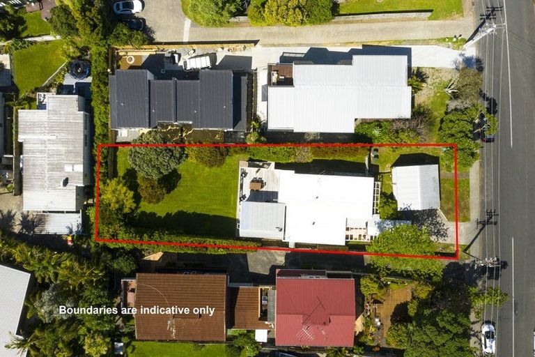 Photo of property in 63 Knights Road, Rothesay Bay, Auckland, 0630