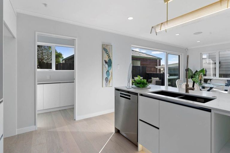 Photo of property in 123b Forrest Hill Road, Forrest Hill, Auckland, 0620