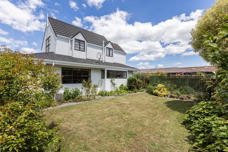 Photo of property in 2/22 Middle Road, Havelock North, 4130