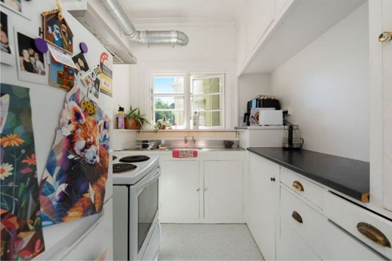 Photo of property in 2/121 Hill Street, Thorndon, Wellington, 6011