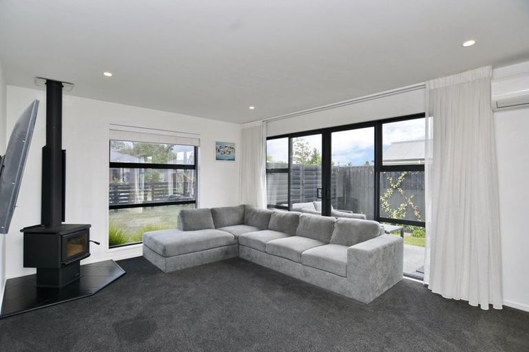 Photo of property in 32 Tara Crescent, Woodend, 7610