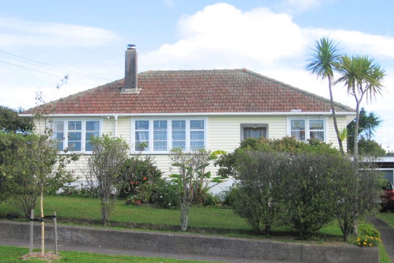 Photo of property in 310 Great North Road, Henderson, Auckland, 0612