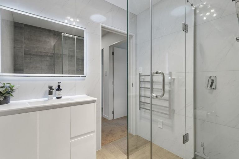 Photo of property in 74b Mckenzie Road, Mangere Bridge, Auckland, 2022