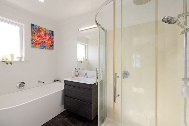 Photo of property in 166 Sandwich Road, St Andrews, Hamilton, 3200