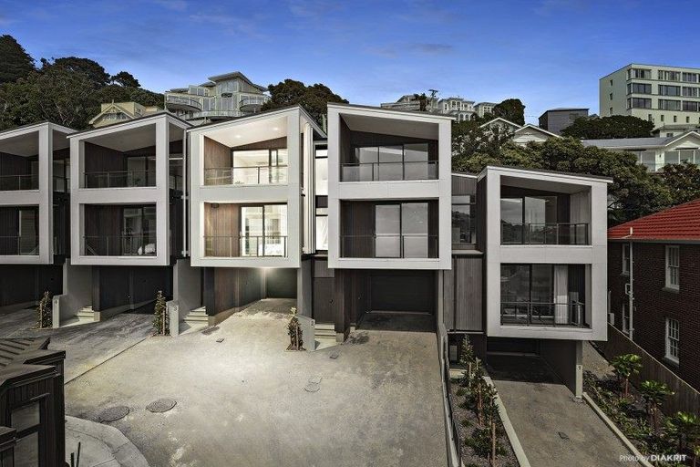 Photo of property in 18u2 Oriental Terrace, Oriental Bay, Wellington, 6011