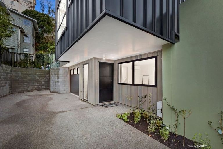 Photo of property in 10b Crieff Street, Northland, Wellington, 6012