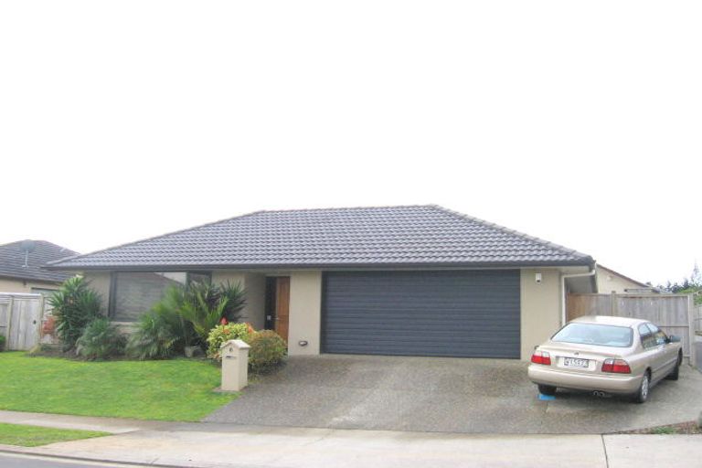 Photo of property in 6 Glastry Close, East Tamaki Heights, Auckland, 2016