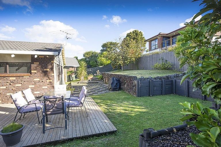 Photo of property in 119 Chelsea View Drive, Chatswood, Auckland, 0626