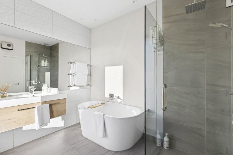 Photo of property in 3 Stackbrae Avenue, Wanaka, 9305