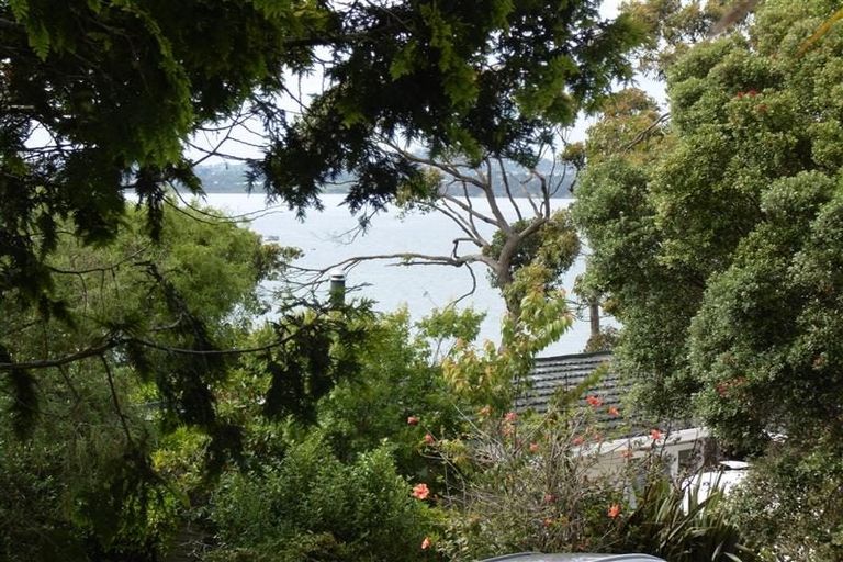 Photo of property in 9 Valkyria Place, Beach Haven, Auckland, 0626