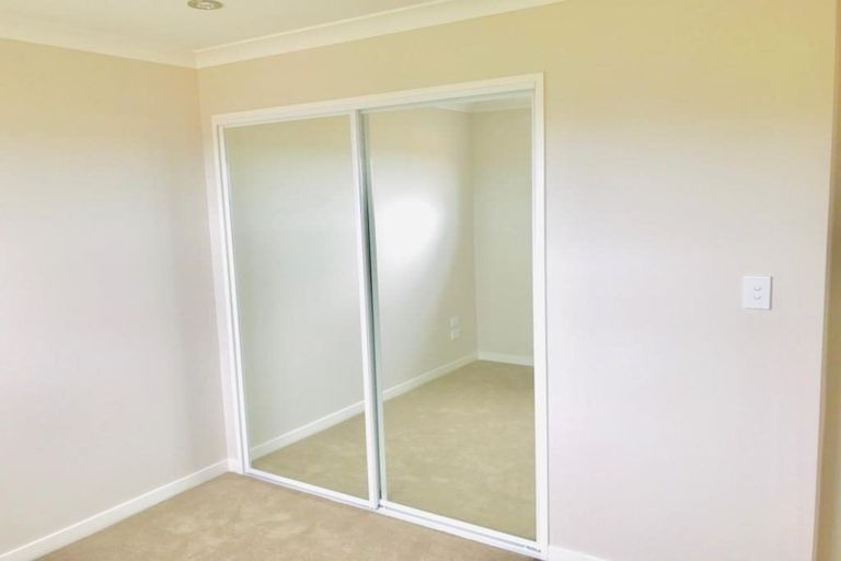 Photo of property in 61 Kirikiri Drive, Papakura, 2110