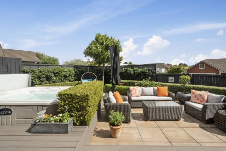 Photo of property in 2 Lochay Place, Pyes Pa, Tauranga, 3112