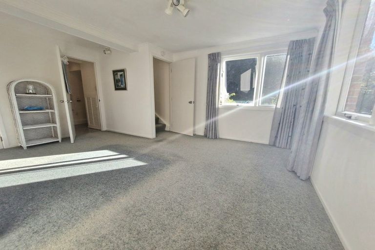 Photo of property in 542 South Titirangi Road, Titirangi, Auckland, 0604